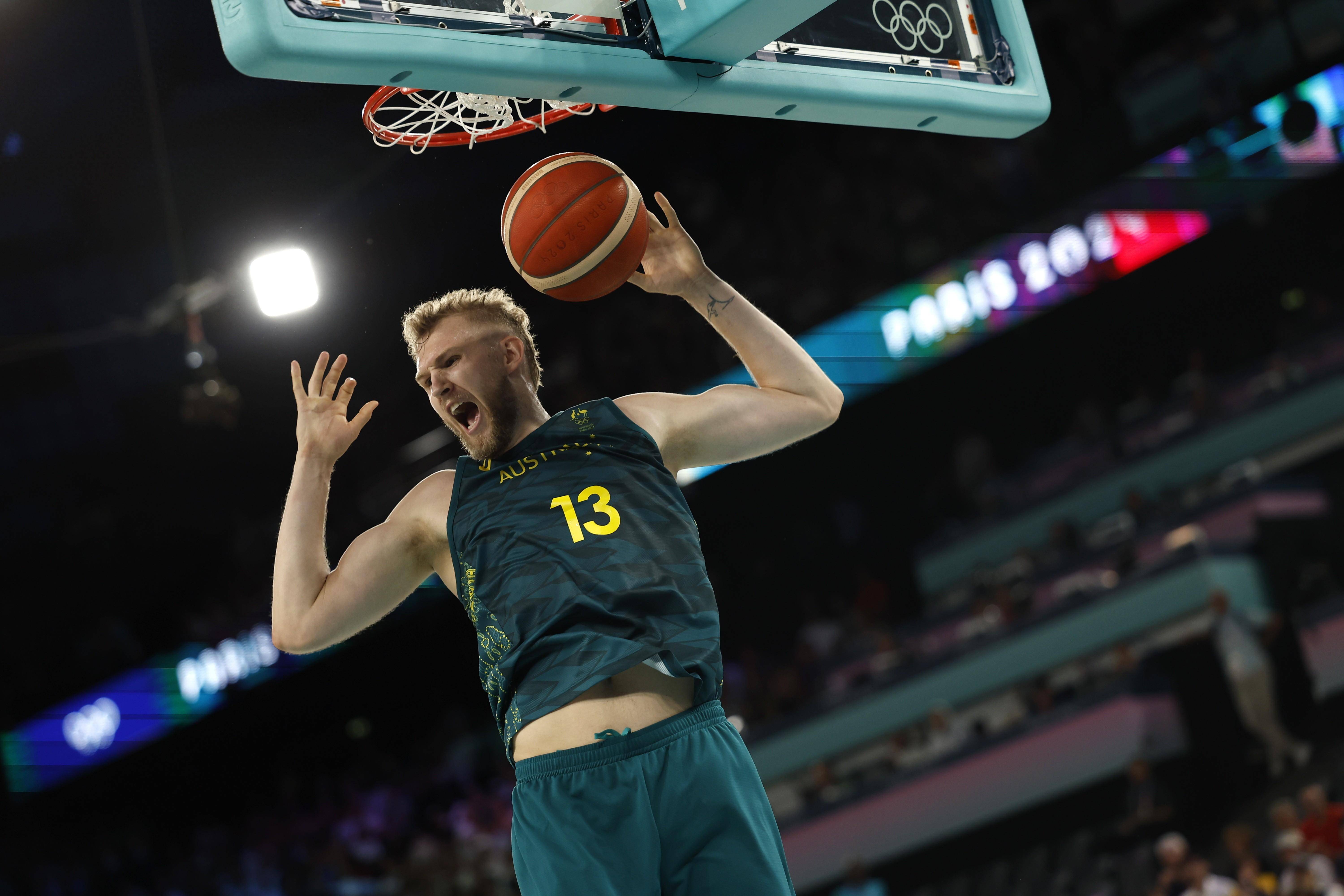 包含欧篮联倒计时，波特兰开拓者赛前复出首秀，细节引发关注，引发热议，临场指挥获称赞的词条