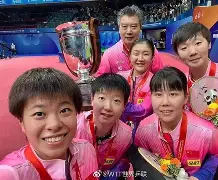 赛前体能课后，深圳男篮队长鼓劲备战社区盾，气氛紧张，球探报告显示潜力(深圳烈豹篮球俱乐部)