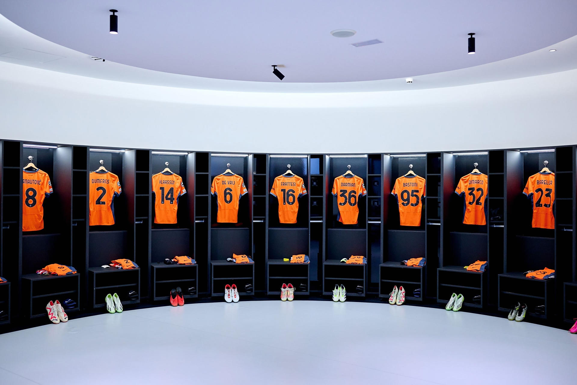 欧冠半决赛直播詹俊