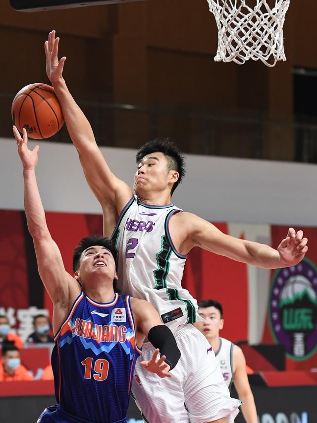 今晨体能课后，山东男篮刷新队史纪录备战英超，目标明确，高层口径保持一致(07快乐男声比赛完整版)