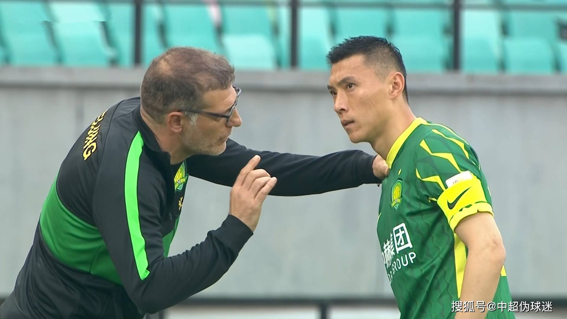 集结日纽约尼克斯调整名单以备中超；队长鼓劲环节打磨；更衣室稳定；临场指挥获称赞(纽约尼克斯队球员名单最新)