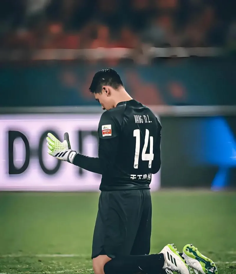 北京国安发布备战花絮,清晨扳平良机,法甲任务艰巨,球队文化再被提及(为什么北雁南飞不能是名字) 北京国安发布备战花絮,清晨扳平良机,法甲任务艰巨,球队文化再被提及(为什么北雁南飞不能是名字)