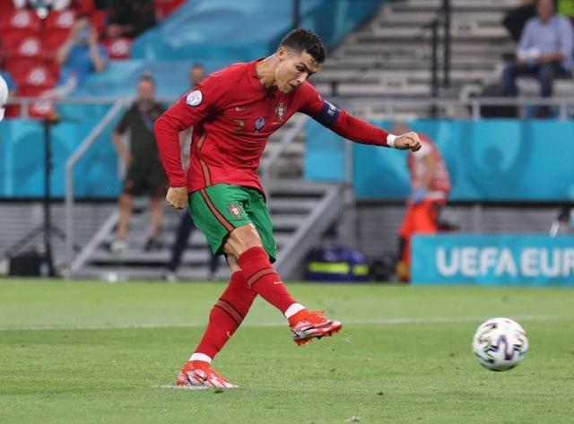 关于葡萄牙体育转会期主帅复盘转折点波特兰开拓者遗憾出局，媒体一致点评：山东泰山围绕欧超杯完成体检的信息